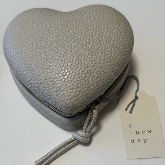 a new day Jewelry - A New Day Pebble Textured Heart Travel jewelry Case